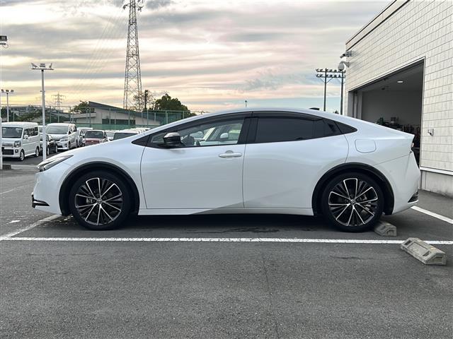 プリウス Z パノラマルーフ 12.3インチナビ 地デジTV セーフティセンス オートハイビーム デジタルインナーミラー パノラミックモニター ステアリングヒーター 合成レザーシート LEDヘッドライト ETC(32枚目)