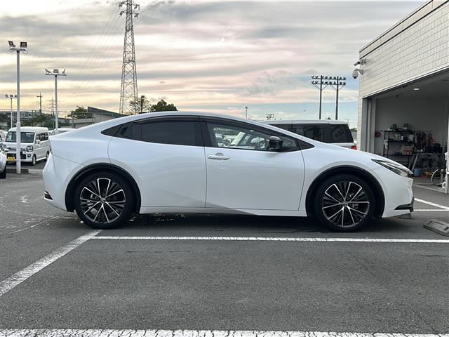 プリウス Z パノラマルーフ 12.3インチナビ 地デジTV セーフティセンス オートハイビーム デジタルインナーミラー パノラミックモニター ステアリングヒーター 合成レザーシート LEDヘッドライト ETC(36枚目)