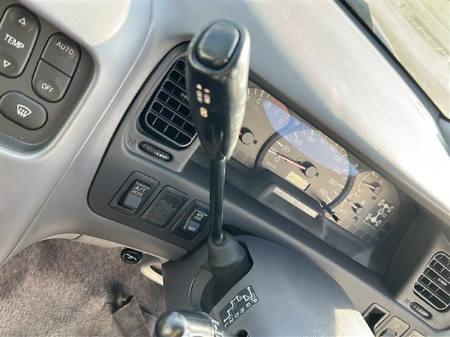 デリカスペースギア エクシード　社外ナビ　ＥＴＣ　Ａ／ＴＭＯＤＥ　サンルーフ　４ＷＤ　純正１５インチアルミ（6枚目）