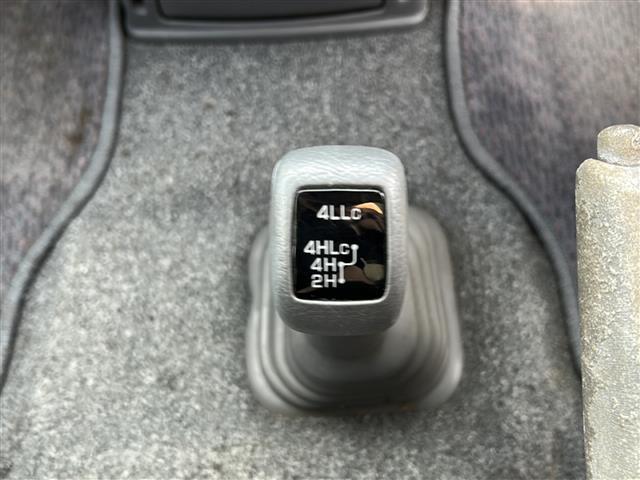 デリカスペースギア エクシード　社外ナビ　ＥＴＣ　Ａ／ＴＭＯＤＥ　サンルーフ　４ＷＤ　純正１５インチアルミ（7枚目）