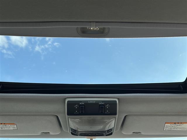 デリカスペースギア エクシード　社外ナビ　ＥＴＣ　Ａ／ＴＭＯＤＥ　サンルーフ　４ＷＤ　純正１５インチアルミ（9枚目）