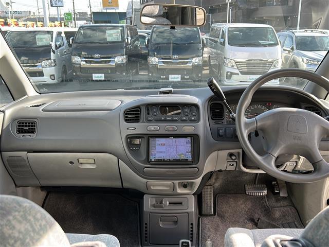 デリカスペースギア エクシード　社外ナビ　ＥＴＣ　Ａ／ＴＭＯＤＥ　サンルーフ　４ＷＤ　純正１５インチアルミ（11枚目）