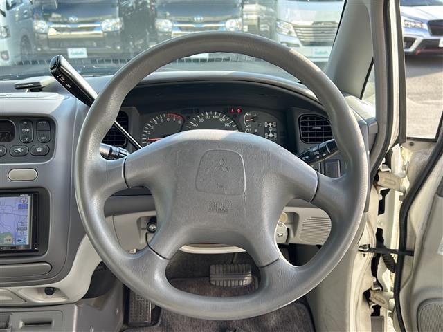 デリカスペースギア エクシード　社外ナビ　ＥＴＣ　Ａ／ＴＭＯＤＥ　サンルーフ　４ＷＤ　純正１５インチアルミ（29枚目）
