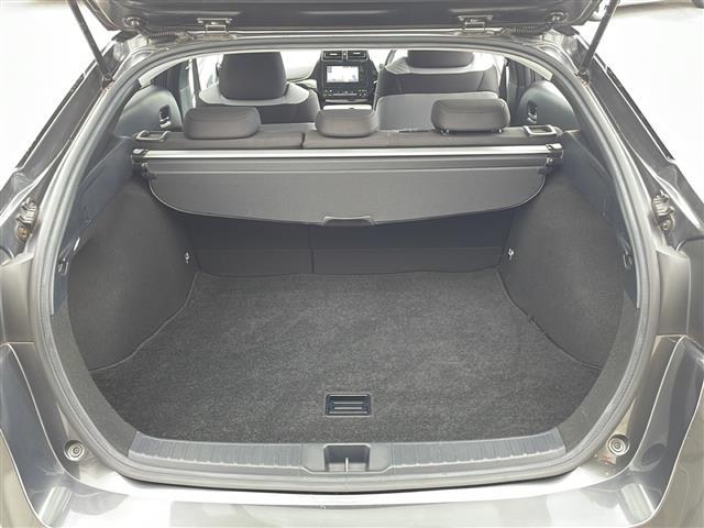 プリウス Ａ　社外エアロ　純正ナビ　地デジＴＶ　ヘッドアップディスプレイ　バックカメラ　セーフティセンス　オートハイビーム　パーキングアシスト　ビルトインＥＴＣ　ＬＥＤヘッドライト　スマートキー（22枚目）