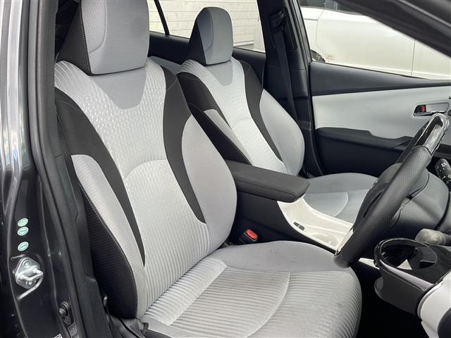 プリウス Ａ　社外エアロ　純正ナビ　地デジＴＶ　ヘッドアップディスプレイ　バックカメラ　セーフティセンス　オートハイビーム　パーキングアシスト　ビルトインＥＴＣ　ＬＥＤヘッドライト　スマートキー（24枚目）