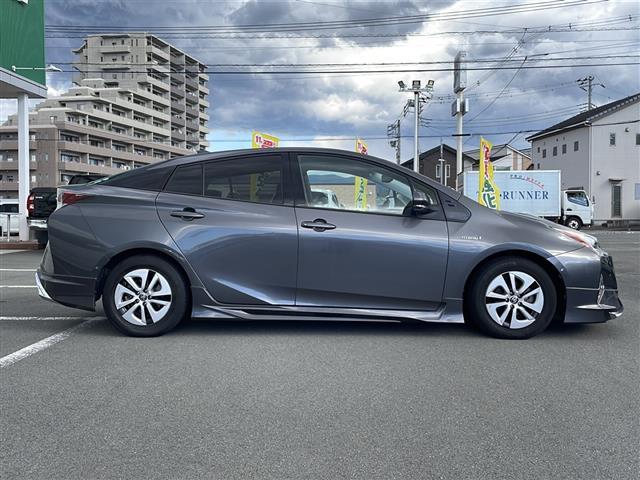 プリウス Ａ　社外エアロ　純正ナビ　地デジＴＶ　ヘッドアップディスプレイ　バックカメラ　セーフティセンス　オートハイビーム　パーキングアシスト　ビルトインＥＴＣ　ＬＥＤヘッドライト　スマートキー（33枚目）