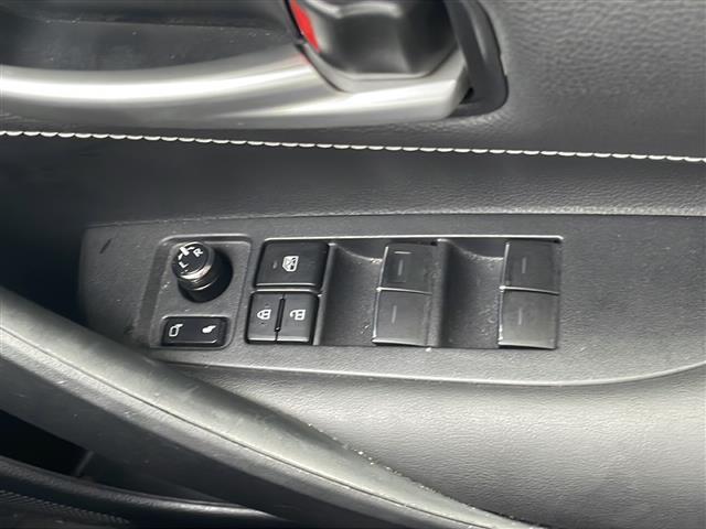 カローラスポーツ ハイブリッドG 純正ナビ 地デジTV CD DVD Bluetooth セーフティセンス オートハイビーム バックカメラ ETC レーダークルーズコントロール LEDヘッドライト スマートキー(15枚目)