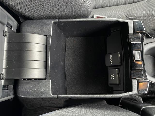 カローラスポーツ ハイブリッドG 純正ナビ 地デジTV CD DVD Bluetooth セーフティセンス オートハイビーム バックカメラ ETC レーダークルーズコントロール LEDヘッドライト スマートキー(16枚目)