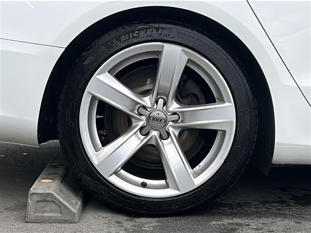 A5スポーツバック 2.0TFSIクワトロ 純正ナビ 本革シート スペアキー ETC 純正18インチアルミ(19枚目)