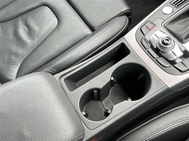 A5スポーツバック 2.0TFSIクワトロ 純正ナビ 本革シート スペアキー ETC 純正18インチアルミ(22枚目)