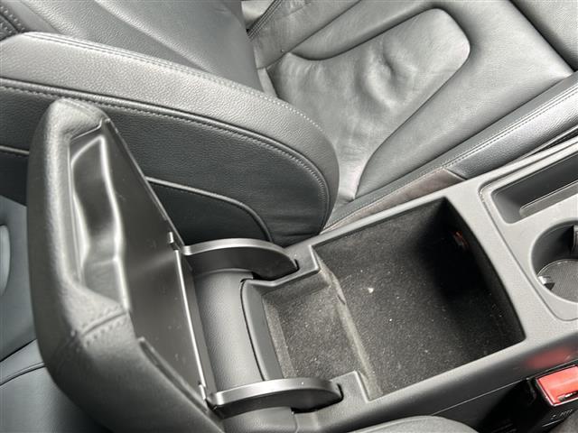 A5スポーツバック 2.0TFSIクワトロ 純正ナビ 本革シート スペアキー ETC 純正18インチアルミ(26枚目)