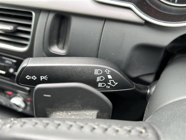 A5スポーツバック 2.0TFSIクワトロ 純正ナビ 本革シート スペアキー ETC 純正18インチアルミ(27枚目)