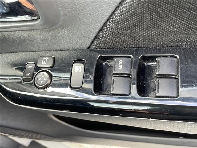 ワゴンＲスティングレー Ｘ　社外ナビ　ＤＶＤ再生　ディスチャージ　スマートキー　プッシュスタート　純正１４インチＡＷ　ＥＴＣ（13枚目）