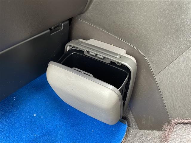 ハイエースワゴン リビングサルーンEX ワンオーナー サンルーフ 4WD ディーゼルターボ 純正ナビ 地デジTV バックカメラ ETC キーレス スライドドア スペアキー 保証書 取説(9枚目)