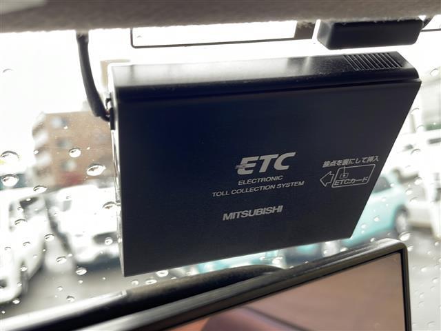 ハイエースワゴン リビングサルーンEX ワンオーナー サンルーフ 4WD ディーゼルターボ 純正ナビ 地デジTV バックカメラ ETC キーレス スライドドア スペアキー 保証書 取説(10枚目)