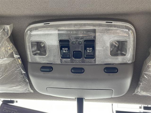 ハイエースワゴン リビングサルーンEX ワンオーナー サンルーフ 4WD ディーゼルターボ 純正ナビ 地デジTV バックカメラ ETC キーレス スライドドア スペアキー 保証書 取説(12枚目)