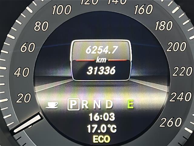 Cクラス C200ブルーエフィシェンシーアバンギャルド メーカーナビ キーレスゴー 純正17インチAW バックカメラ スマートキー ETC ディスチャージ レザーシート パワーシート ドライブレコーダー(6枚目)