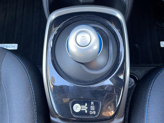 ノート e-パワーオーテック 純正ナビ エマージェンシーブレーキ 地デジTV CD DVD Bluetooth 純正15インチAW LEDヘッドライト スマートキー ETC ドライブレコーダー コーナーセンサー 保証書 取説(10枚目)