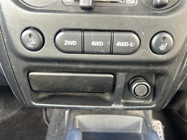 ジムニー クロスアドベンチャーＸＣ　社外ＣＤ　専用シート　純正１６インチＡＷ　保証書　取説　シートヒーター　フォグランプ　背面タイヤ　スペアキー（8枚目）