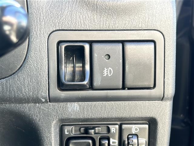 ジムニー クロスアドベンチャーＸＣ　社外ＣＤ　専用シート　純正１６インチＡＷ　保証書　取説　シートヒーター　フォグランプ　背面タイヤ　スペアキー（10枚目）