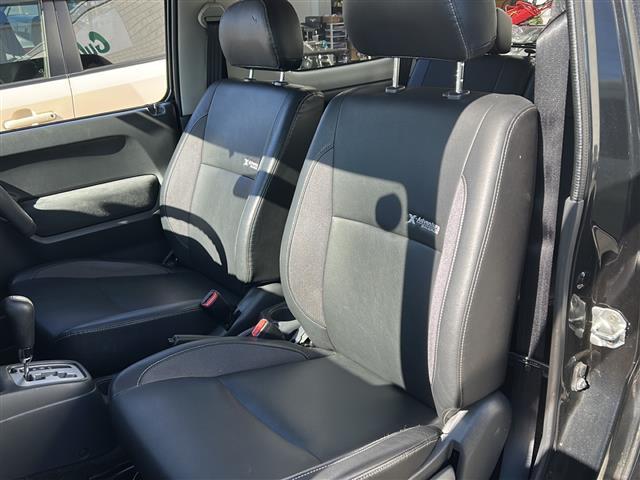 ジムニー クロスアドベンチャーＸＣ　社外ＣＤ　専用シート　純正１６インチＡＷ　保証書　取説　シートヒーター　フォグランプ　背面タイヤ　スペアキー（17枚目）