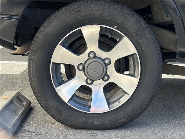 ジムニー クロスアドベンチャーＸＣ　社外ＣＤ　専用シート　純正１６インチＡＷ　保証書　取説　シートヒーター　フォグランプ　背面タイヤ　スペアキー（35枚目）