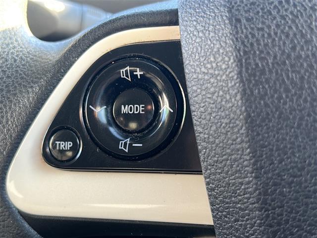 プリウス Ｅ　セーフティセンス　純正ナビ　ＬＥＤライト（13枚目）