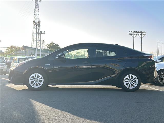 プリウス Ｅ　セーフティセンス　純正ナビ　ＬＥＤライト（32枚目）