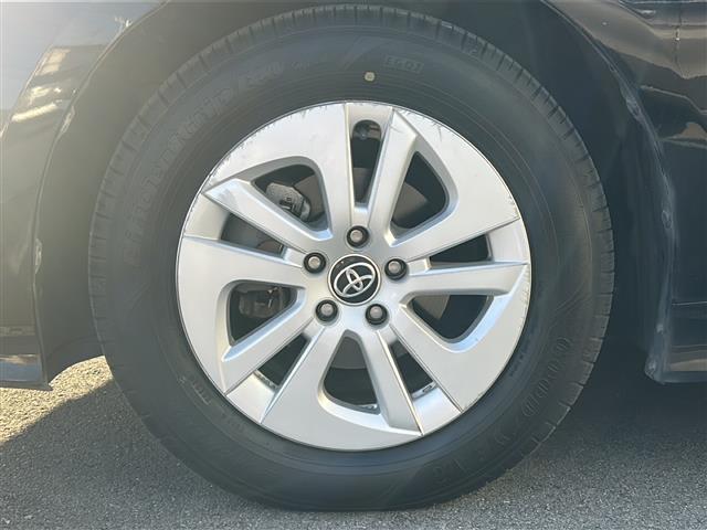 プリウス Ｅ　セーフティセンス　純正ナビ　ＬＥＤライト（38枚目）