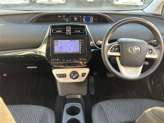 プリウス Ｅ　セーフティセンス　純正ナビ　ＬＥＤライト（41枚目）