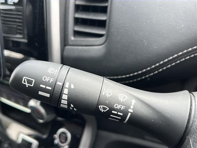 セレナ ハイウェイスター　Ｖセレクション　社外ナビ　地デジＴＶ　全方位モニター　両側パワースライドドア　プロパイロット　ＬＥＤヘッドライト　純正１６インチＡＷ　ＣＤ　ＤＶＤ　Ｂｌｕｅｔｏｏｔｈ　パーキングアシスト（10枚目）