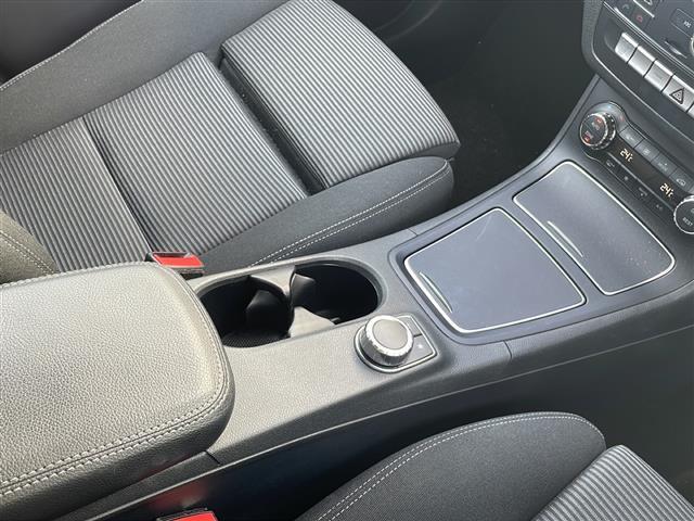 Ｂクラス 　純正ナビ　バックカメラ　キーレスゴー　純正１６インチＡＷ　ＬＥＤヘッドライト　シートヒーター　ＣＤ　Ｂｌｕｅｔｏｏｔｈ　ディスタンスパイロット　ブラインドスポットモニター（7枚目）