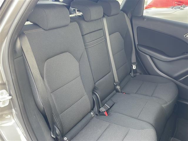 Ｂクラス 　純正ナビ　バックカメラ　キーレスゴー　純正１６インチＡＷ　ＬＥＤヘッドライト　シートヒーター　ＣＤ　Ｂｌｕｅｔｏｏｔｈ　ディスタンスパイロット　ブラインドスポットモニター（13枚目）