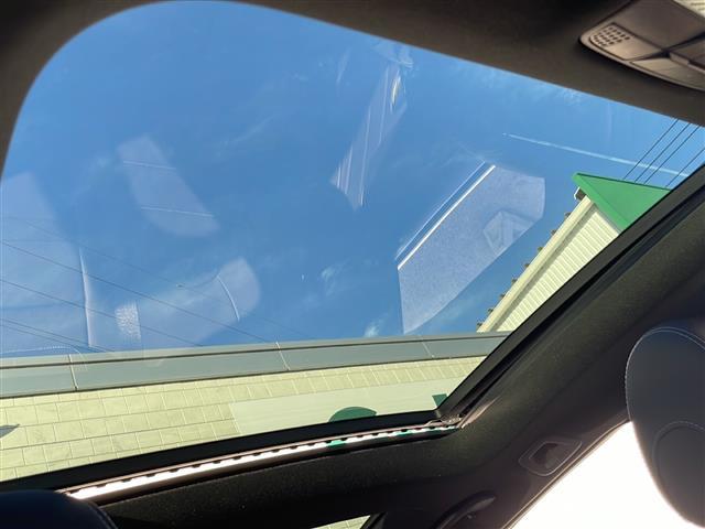 Ｃクラスステーションワゴン Ｃ２２０ｄ　ステーションワゴンローレウスエディション　サンルーフ　キーレスゴー　レザーシート　シートヒーター　パワーシート　パワーバックドア　純正ナビ　地デジＴＶ　ＣＤ　ＤＶＤ　Ｂｌｕｅｔｏｏｔｈ　純正１８インチＡＷ　ＬＥＤヘッドライト　バックカメラ（3枚目）