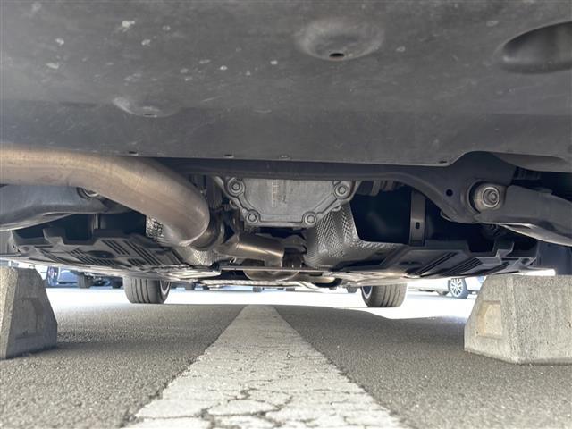 Ｃクラスステーションワゴン Ｃ２２０ｄ　ステーションワゴンローレウスエディション　サンルーフ　キーレスゴー　レザーシート　シートヒーター　パワーシート　パワーバックドア　純正ナビ　地デジＴＶ　ＣＤ　ＤＶＤ　Ｂｌｕｅｔｏｏｔｈ　純正１８インチＡＷ　ＬＥＤヘッドライト　バックカメラ（4枚目）