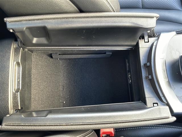 Ｃクラスステーションワゴン Ｃ２２０ｄ　ステーションワゴンローレウスエディション　サンルーフ　キーレスゴー　レザーシート　シートヒーター　パワーシート　パワーバックドア　純正ナビ　地デジＴＶ　ＣＤ　ＤＶＤ　Ｂｌｕｅｔｏｏｔｈ　純正１８インチＡＷ　ＬＥＤヘッドライト　バックカメラ（14枚目）