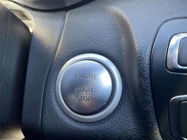 Ｃクラスステーションワゴン Ｃ２２０ｄ　ステーションワゴンローレウスエディション　サンルーフ　キーレスゴー　レザーシート　シートヒーター　パワーシート　パワーバックドア　純正ナビ　地デジＴＶ　ＣＤ　ＤＶＤ　Ｂｌｕｅｔｏｏｔｈ　純正１８インチＡＷ　ＬＥＤヘッドライト　バックカメラ（17枚目）