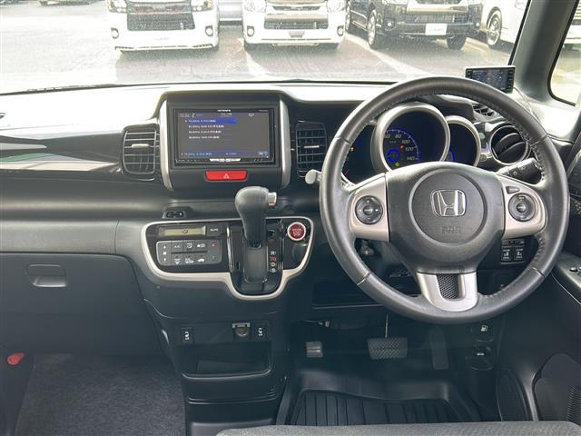 Ｎ－ＢＯＸカスタム Ｇ　ターボＳＳパッケージ　両側パワースライド　シートヒーター　あんしんパッケージ　シティブレーキアクティブシステム　ディスチャージヘッドライト　スマートキー　社外ナビ　地デジＴＶ　ＣＤ　ＤＶＤ　Ｂｌｕｅｔｏｏｔｈ（2枚目）