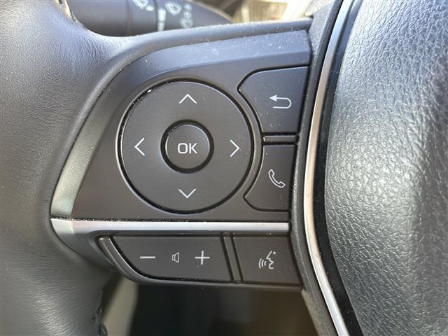 カムリ Ｇレザーパッケージ　純正ナビ／地デジＴＶ　レザーシート　シートヒーター　セーフティセンス　ドライブレコーダー　バックカメラ　ＣＤ　Ｂｌｕｅｔｏｏｔｈ　純正１８インチＡＷ　スマートキー　スペアキー　ＬＥＤヘッドライト（9枚目）