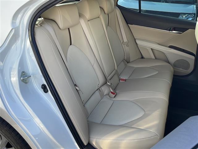 カムリ Ｇレザーパッケージ　純正ナビ／地デジＴＶ　レザーシート　シートヒーター　セーフティセンス　ドライブレコーダー　バックカメラ　ＣＤ　Ｂｌｕｅｔｏｏｔｈ　純正１８インチＡＷ　スマートキー　スペアキー　ＬＥＤヘッドライト（27枚目）