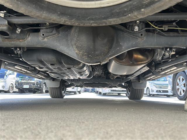 ランドクルーザープラド ＴＸ　Ｌパッケージ・ブラックエディション　純正９インチナビ　地デジＴＶ　専用ブラックホイール　レザーシート　シートヒーター　ベンチレーション　セーフティセンス　レーダークルーズコントロール　バックカメラ　Ｂｌｅｕｔｏｏｔｈ　ＣＤ　ＤＶＤ（4枚目）