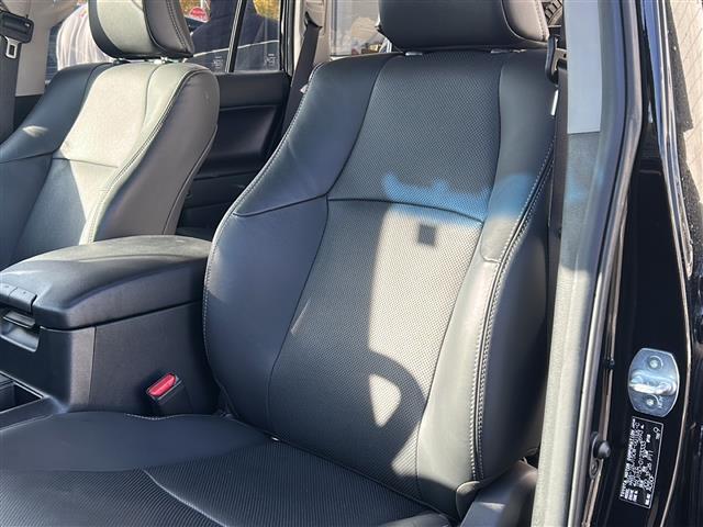 ランドクルーザープラド ＴＸ　Ｌパッケージ・ブラックエディション　純正９インチナビ　地デジＴＶ　専用ブラックホイール　レザーシート　シートヒーター　ベンチレーション　セーフティセンス　レーダークルーズコントロール　バックカメラ　Ｂｌｅｕｔｏｏｔｈ　ＣＤ　ＤＶＤ（20枚目）