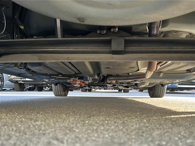 シエンタ ハイブリッドG セーフティセンス 両側パワースライドドア 純正ナビ 地デジTV バックカメラ シートヒーター オートハイビーム CD DVD Bluetooth スマートキー LEDヘッドライト(4枚目)