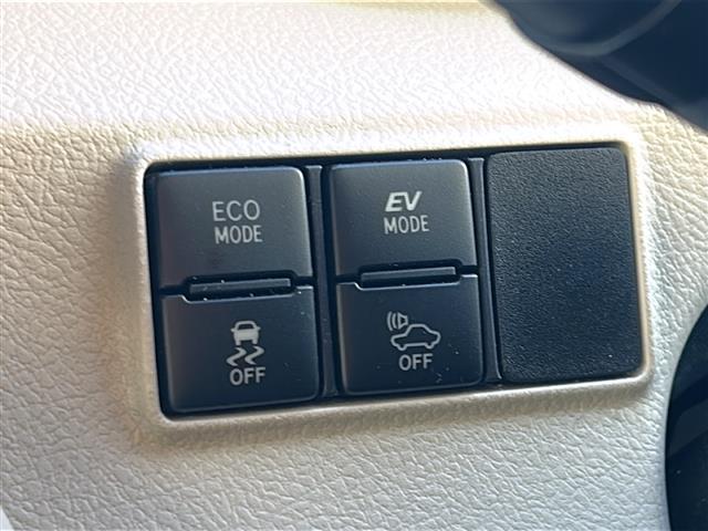 シエンタ ハイブリッドG セーフティセンス 両側パワースライドドア 純正ナビ 地デジTV バックカメラ シートヒーター オートハイビーム CD DVD Bluetooth スマートキー LEDヘッドライト(17枚目)