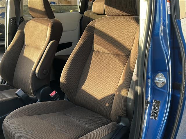 シエンタ ハイブリッドG セーフティセンス 両側パワースライドドア 純正ナビ 地デジTV バックカメラ シートヒーター オートハイビーム CD DVD Bluetooth スマートキー LEDヘッドライト(20枚目)