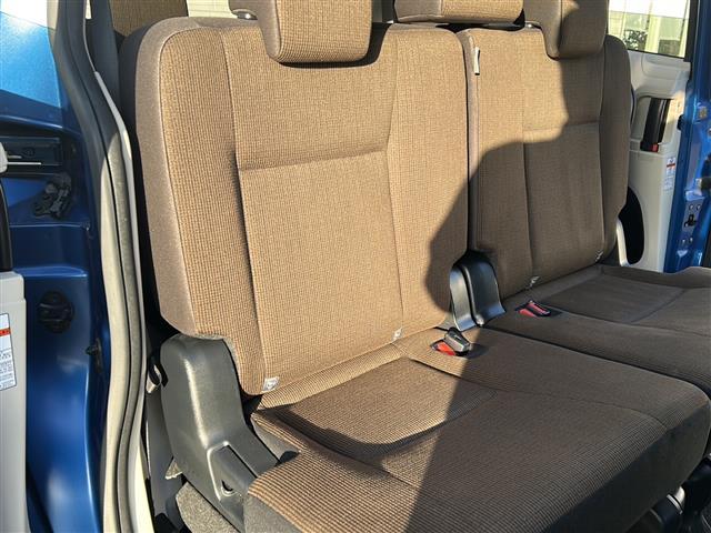 シエンタ ハイブリッドG セーフティセンス 両側パワースライドドア 純正ナビ 地デジTV バックカメラ シートヒーター オートハイビーム CD DVD Bluetooth スマートキー LEDヘッドライト(25枚目)