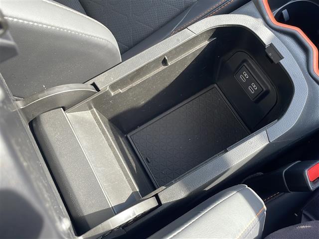 RAV4 ハイブリッドアドベンチャー 10.5インチナビ 地デジTV 大型サンルーフ 全周囲カメラ TRDフロントロアガーニッシュ デジタルインナーミラー 純正19インチAW ブラインドスポットモニター 2.0ETC TRDマッドフラップ(11枚目)