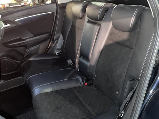 シャトル ハイブリッドＸ　純正ナビ　地デジＴＶ　ホンダセンシング　クルーズコントロール　パドルシフト　ＣＤ　ＤＶＤ　Ｂｌｕｅｔｏｏｔｈ　バックカメラ　ビルトインＥＴＣ　スマートキー　ＬＥＤヘッドライト（22枚目）