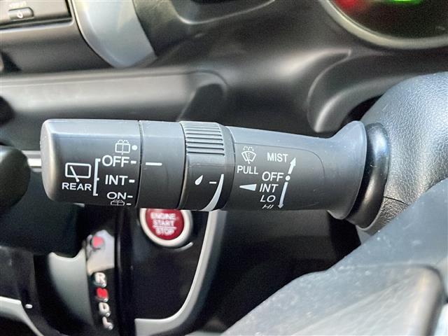 N-BOX G SSパッケージ 両側パワースライド 純正ナビ ワンセグTV 前席シートヒーター ディスチャージヘッドライト ステアリングスイッチ 衝突軽減ブレーキ スマートキー オートライト 純正14インチAW(18枚目)