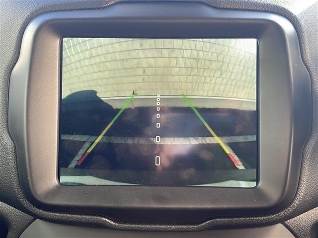 ジープ・レネゲード リミテッド 純正ナビ 地デジTV 前車追従クルーズコントロール クラッシュミティゲーション レザーシート 純正16インチAW LEDヘッドライト スマートキー スペアキー 保証書 取説 ワンオーナー(3枚目)